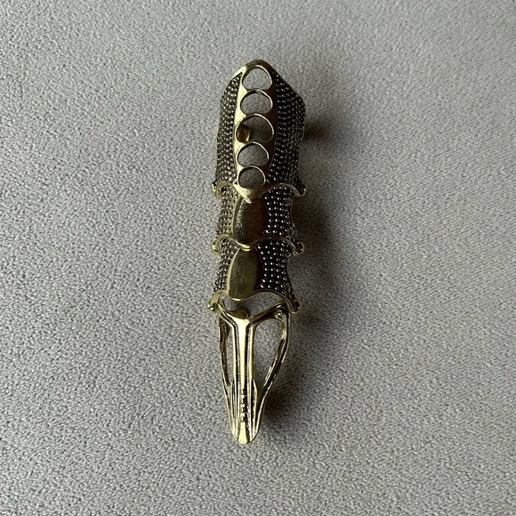 Gold Tone Long Finger Claw Ring ~ Brand New! - Picture 5 of 9